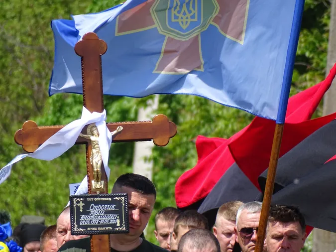 На Волині провели в останню дорогу Героя Юрія Строчика (фото)