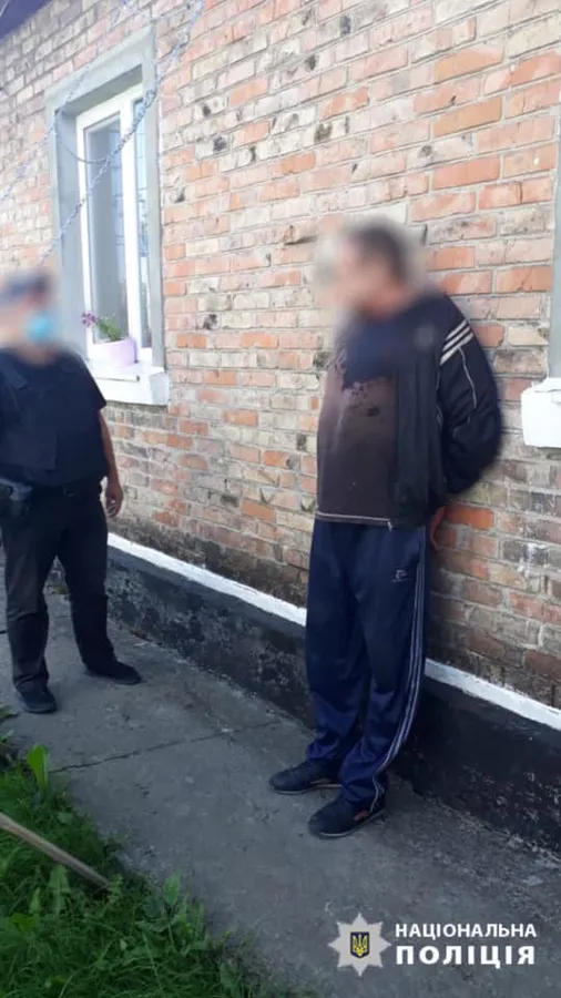 На Волині чоловік наніс ножові поранення сусіду та погрожував вбити його доньку