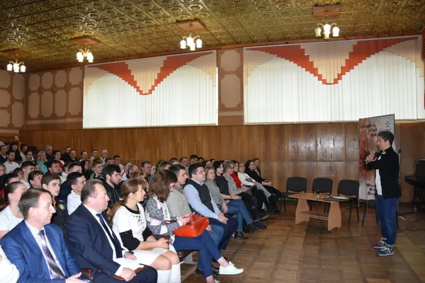 Фізкультура по-новому: Олександр Педан провів тренінг для луцьких вчителів (фото)