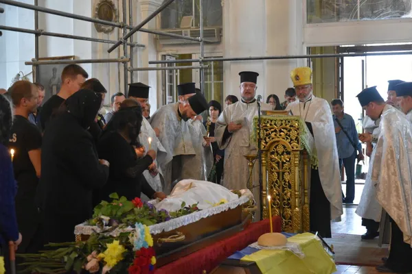 У Луцьку провели в останню дорогу захисника Сергія Давидчука (фото)