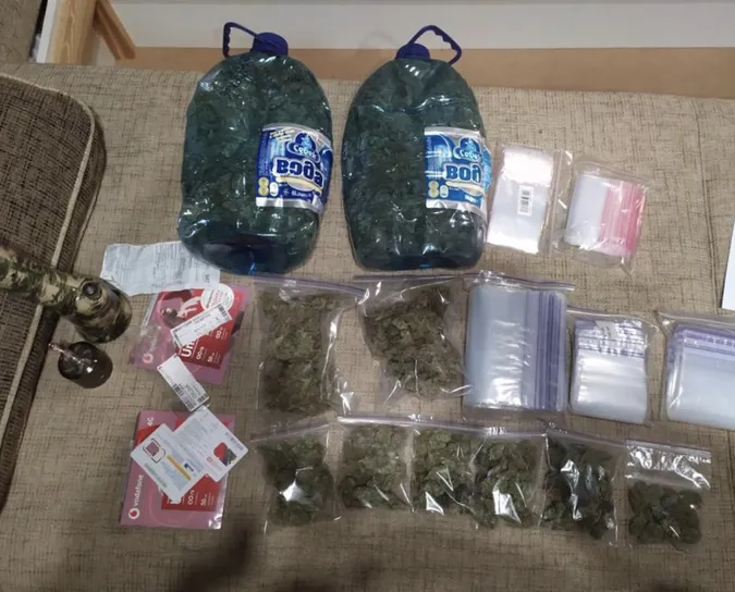 Майже півтора кілограми канабісу на продаж: двом волинянам повідомили про підозру (фото)