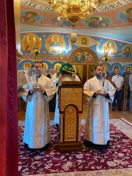 Онуфрій висвятив відомого лікаря з Волині на священника