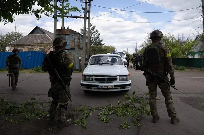 Село на Донеччині окупанти замінували підступними боєприпасами (фото)