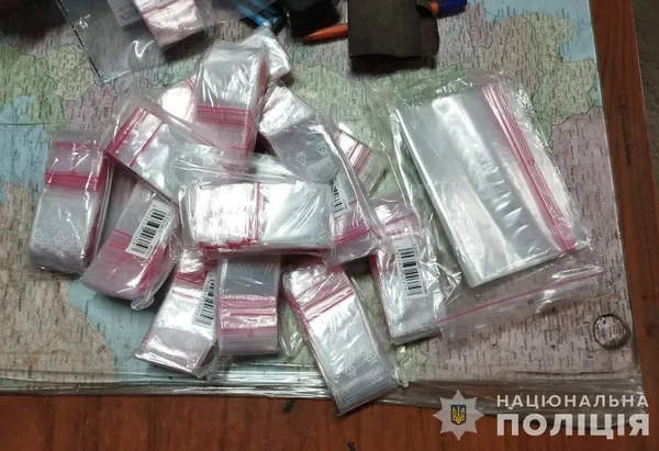 Заробляли понад пів мільйона щомісяця: на Волині затримали банду наркобариг (фото, відео)