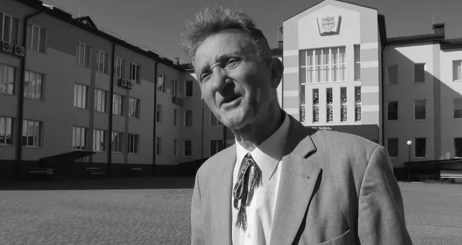 Сторож-«людожер» луцької школи звільнився: немає сил боротися далі (відео)