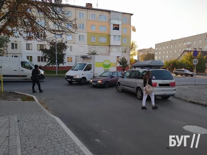 Seat в «м'ясо»: у Володимирі біля дитсадка сталася ДТП (фото)