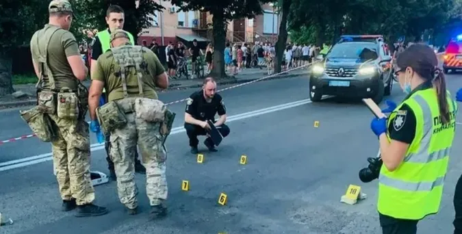 Не пам'ятає, як кидав: у Луцьку судять чоловіка, який влітку жбурнув у людей гранату на Ковельській (відео)