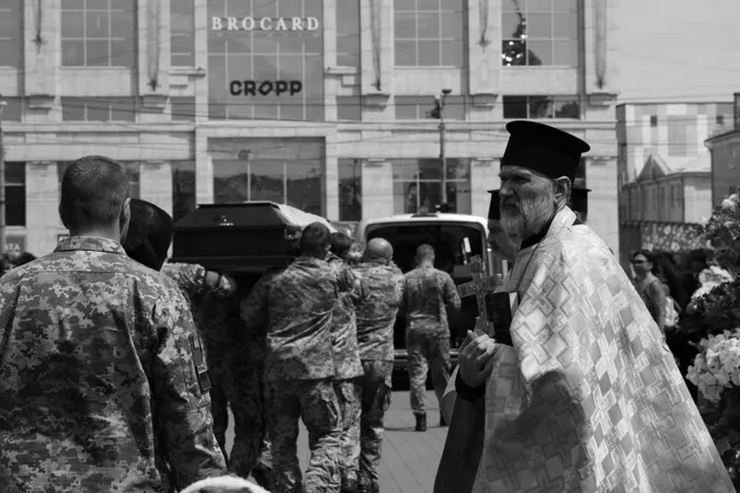 У Луцьку попрощалися із загиблим на Луганщині Романом Гаврилюком (фото)