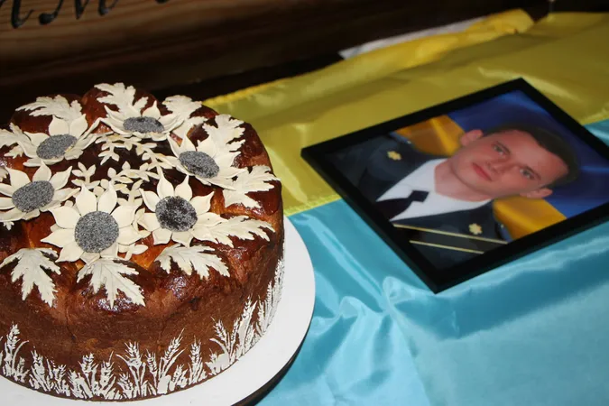 На Волині попрощалися із молодим військовим лікарем Володимиром Левчиком (фото)
