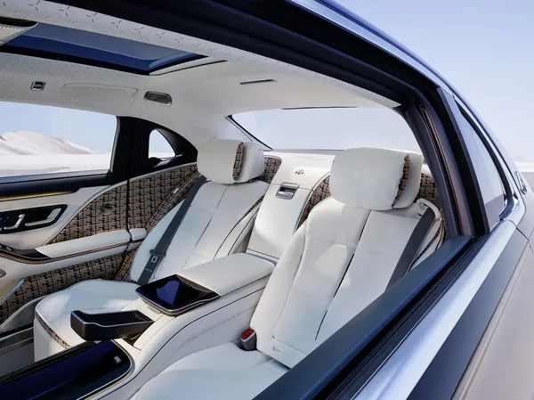 Mercedes представив  люксовий Maybach