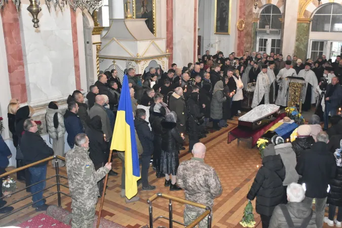 У Луцьку провели в останню дорогу Героя Юрія Смикала (фото)