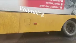 У Луцьку в маршрутки під час руху відлетіли колеса (фотофакт)