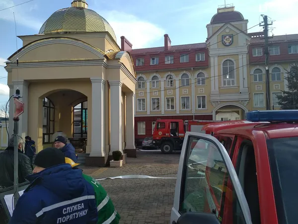 Пожежні біля собору: що трапилося у центрі Луцька (фото)
