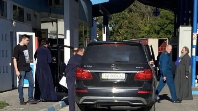Настоятеля Києво-Печерської лаври Павла (Пашу Мерседеса) зловили на контрабанді (відео)