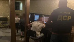 Працювало для «своїх»: у центрі Луцька «накрили» підпільне казино (фото)