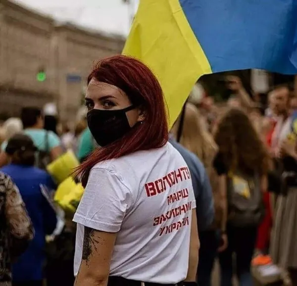«Пташка зі сталі, яку не зламати!»: історія дівчини, яка захищає «Азовсталь» (відео)