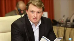 Дешевше не буде: експерт розповів, чому зріс долар та якою ситуація буде далі (відео)