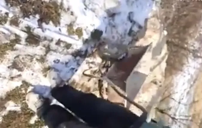 У Луцьку спіймали чоловіка, який тачкою вивозив будівельні відходи до річки
