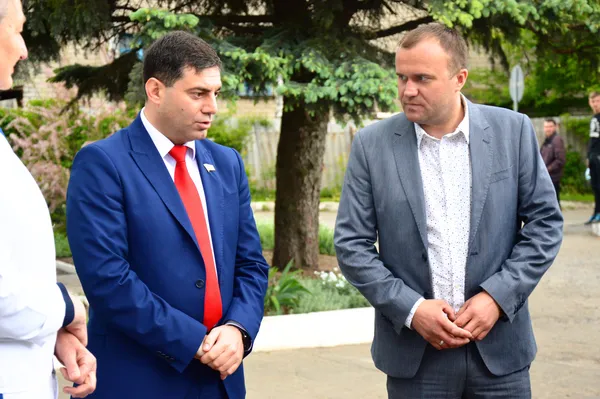 Луцькі депутати передали медикаменти на Схід (фото)