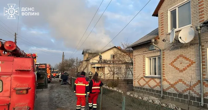 На Волині зранку горів житловий будинок (фото)
