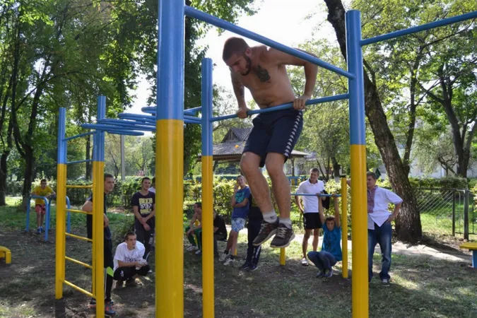 В одному з мікрорайонів Луцька просять побудувати спортмайданчик