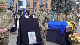 Перший бій став останнім: у Ковелі поховали воїна Ярослава Лукашука (фото)