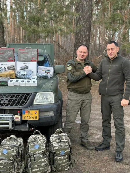 День народження на фронті: головний прокурор Волині привіз для «сотки» пікап і обладнання