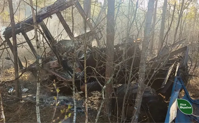 Підірвалися на міні: у лісі на Рівненщині стався вибух (фото)
