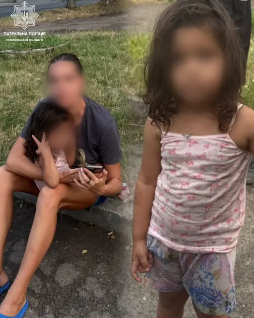 У Луцьку на вулиці Кравчука дворічна дитина сама блукала біля дороги