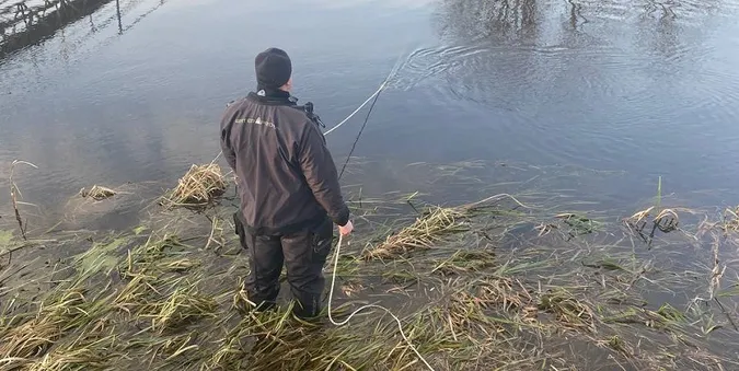 На Волині водолази шукають у річці тіло зниклої 37-річної жінки (фото)