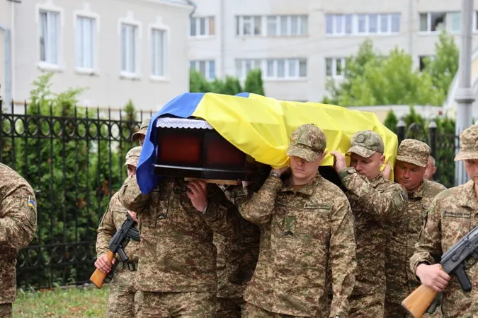 У Луцьку попрощались із Героєм Михайлом Слутяком (фото)