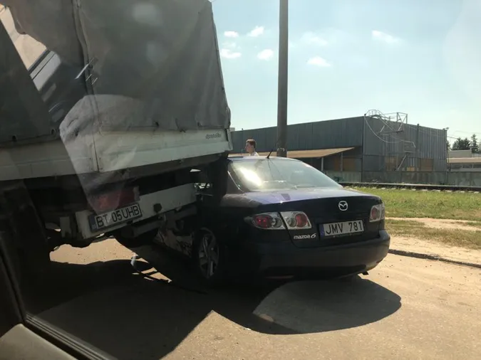 Аварія у Луцьку: зіткнулися два автомобілі (фото)