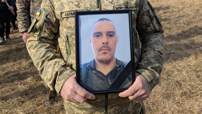На Волині попрощалися із загиблим воїном Євгенієм Гутевичем (фото)