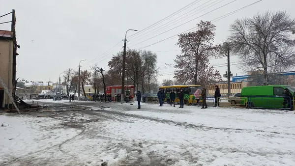 Підприємці мовчать: що коїться навколо згорілого павільйону Центрального ринку (фото)