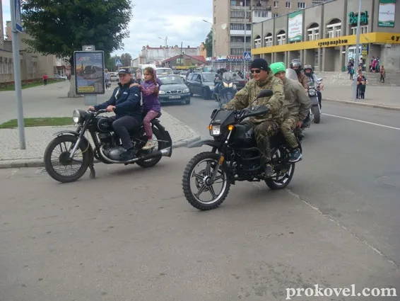 На Волині відбувся пробіг ретро-автомобілів (фото) 