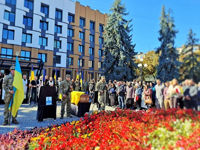На Волині провели в останню дорогу молодшого сержанта Дмитра Бондарука (фото)