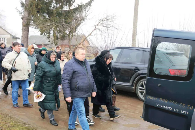 На Волині попрощалися із воїном Іваном Флісом (фото)