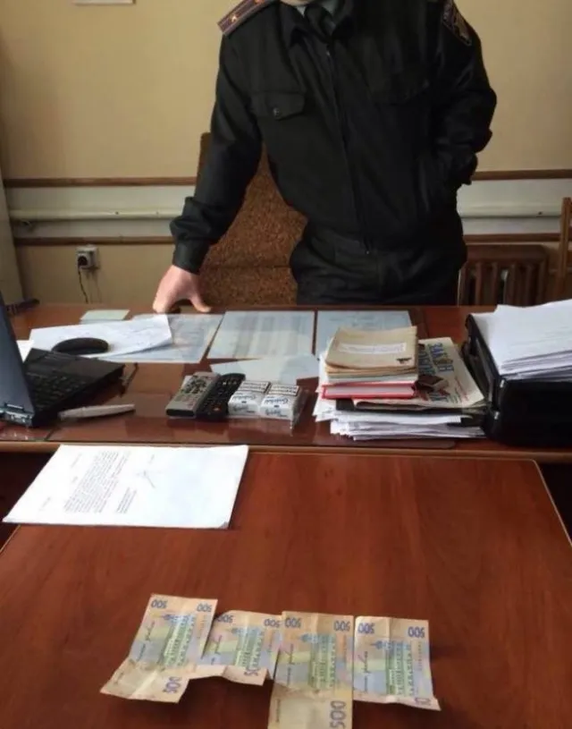 Заступник начальника Маневицької колонії «попався» на хабарі (фото)