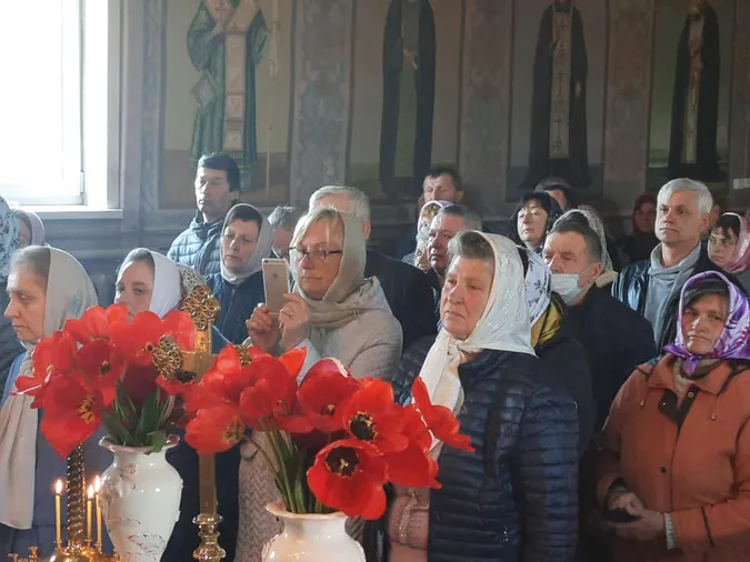 Хірург та священник Валіхновський відправив службу в храмі у Турійську (фото, відео)
