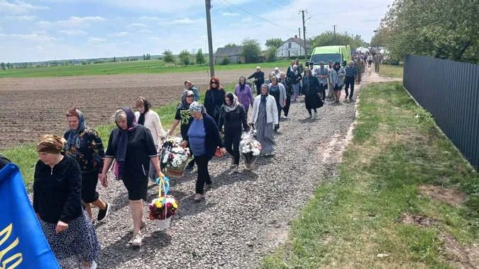 Помер від важкої хвороби: на Волині поховали Захисника Володимира Головашова (фото)
