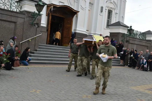 У Луцьку провели в останню дорогу захисника Сергія Давидчука (фото)