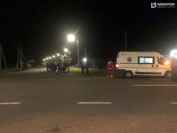 Нічна аварія в Дерно: під колесами авто загинув молодий хлопець (фото)