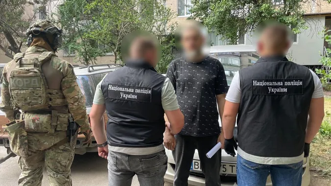 Волинські правоохоронці затримали одесита, якого підозрюють у продажу зброї через інтернет (фото, відео)