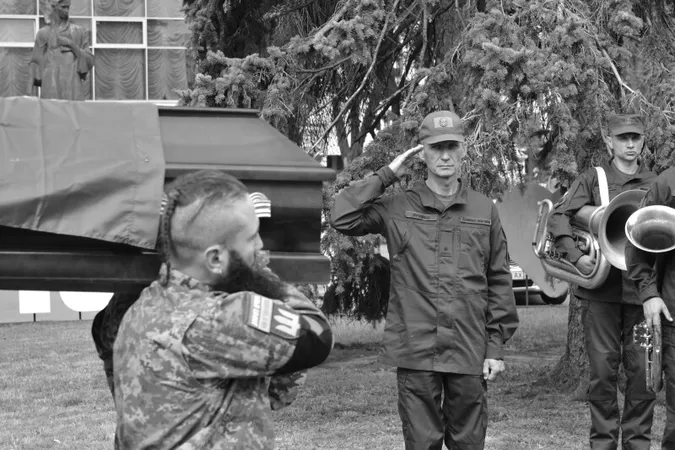 У Луцьку попрощалися із загиблим на Миколаївщині Ігорем Дуплієм (фото)