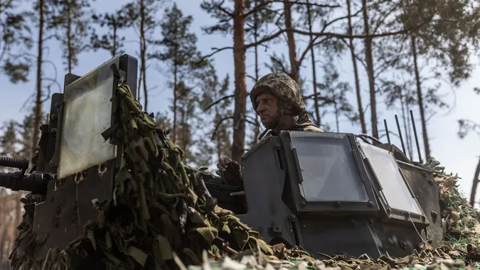 Близько 565 610 окупантів, 12350 БпЛА, 8257 танків: втрати ворога на 20 липня