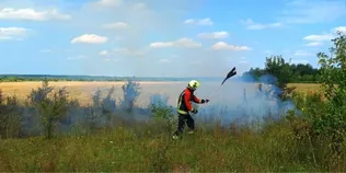 На Волині через людську необережність і скляну призму спалахнули три пожежі (фото)
