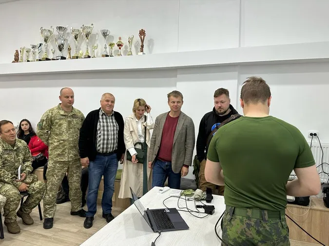 Фінські інструктори навчали волинську «екстренку» та прикордонників тактичній медицині