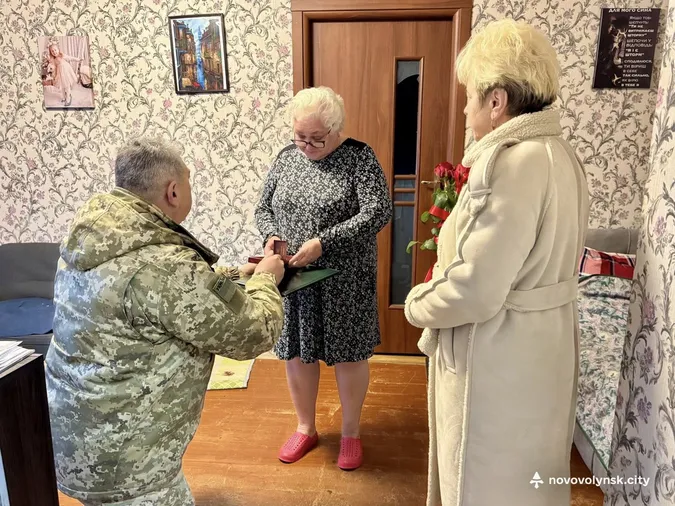 На Волині матері полеглого Героя вручили його орден «За мужність» (фото)