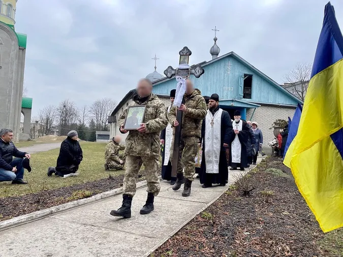В Нововолинську попрощались з захисником Романом Бербегою (фото)