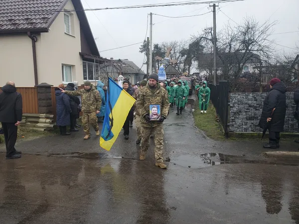 Сумне Різдво: у Маневичах попрощалися з  Героєм Іллею Фоміним